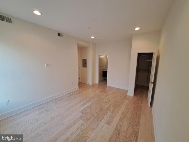 Foto del edificio - 1421 Florida Ave NW