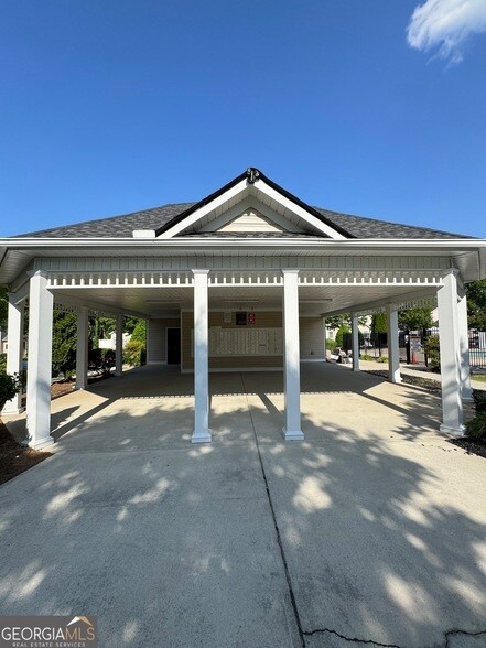 Building Photo - 2555 Flat Shoals Rd
