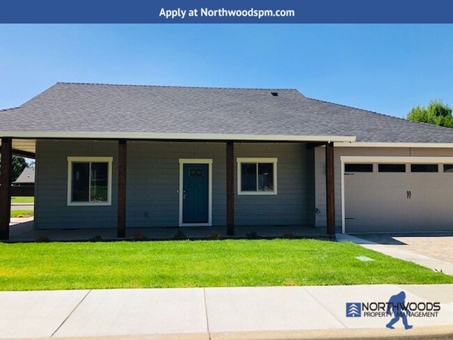 Building Photo - Newer Home Built 2020~ Walking distance to...