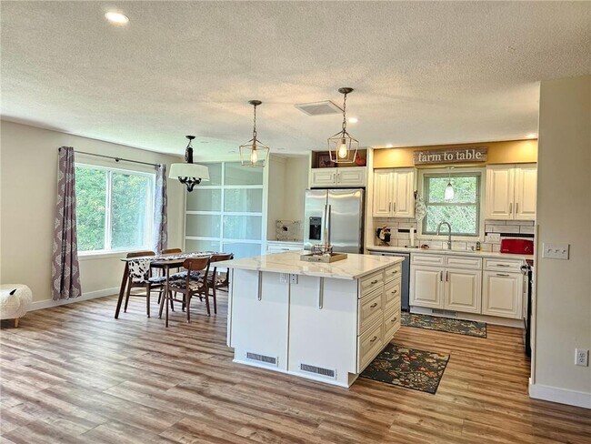 Foto del edificio - 720 Andover Blvd NW