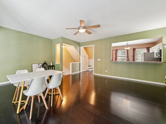 Foto del edificio - 3 Bedroom Townhome in the Heart of Dulth