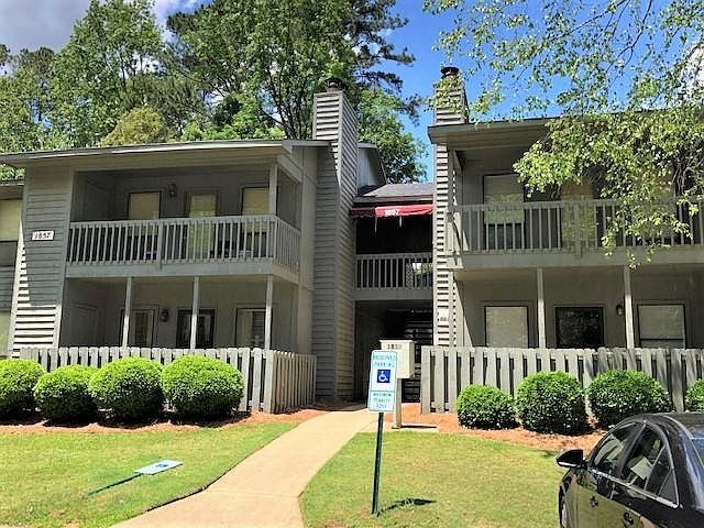 En el exterior - Vista frontal - 1857 Tryon Dr