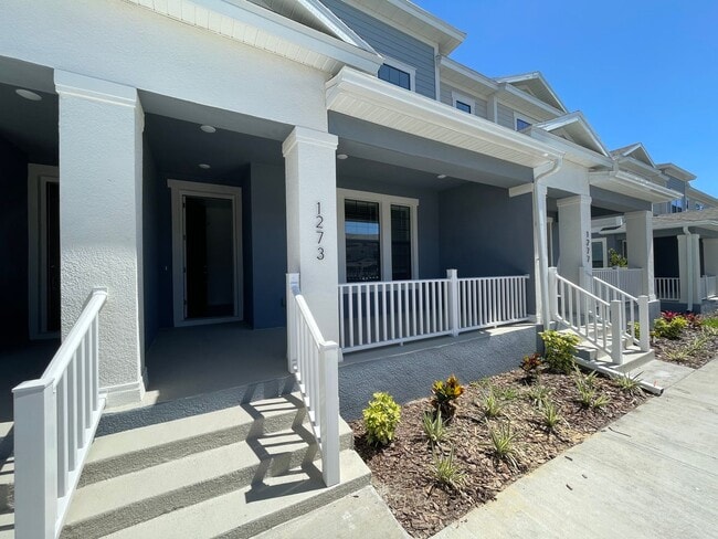 Building Photo - COMING AVAILABLE!! TOWNHOME IN HIGHLY DESI...