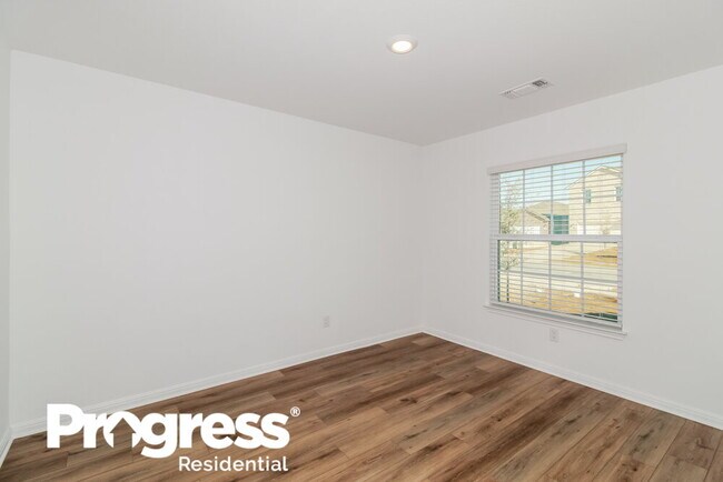 Building Photo - 117 Scarborough Bnd