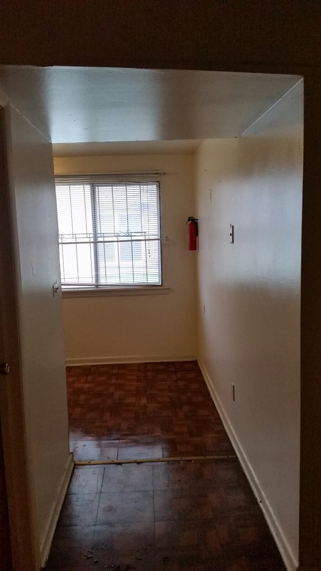 Building Photo - APTECH Investments Inc
