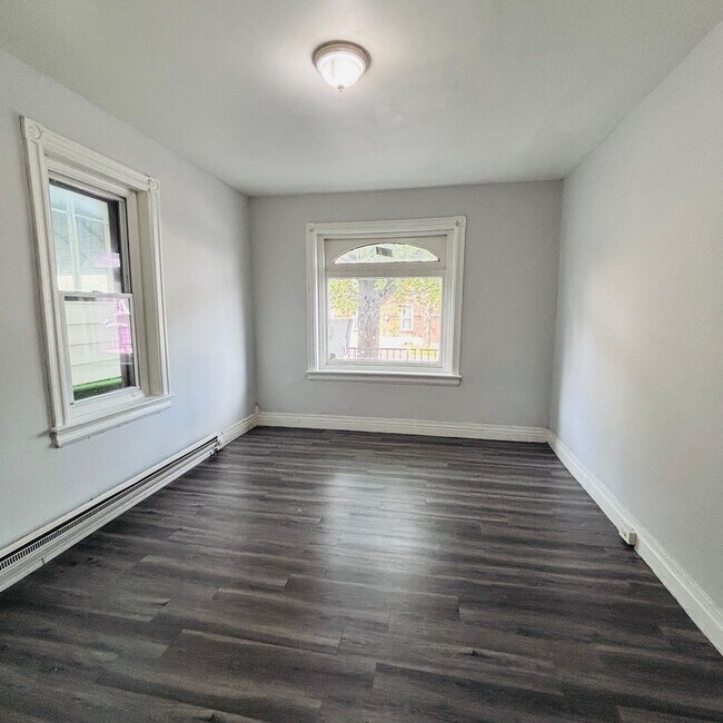 Foto del edificio - 384 Tilghman St