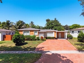 Building Photo - 12140 NE Miami Ct