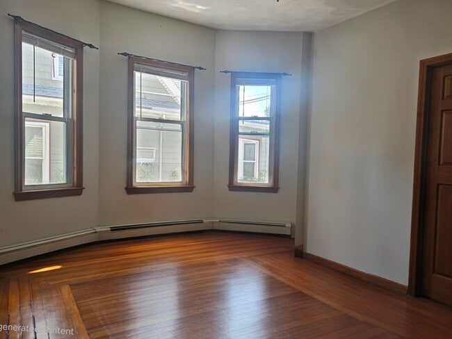 Building Photo - 51 Elm St