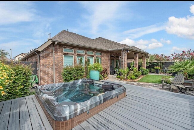 Foto del edificio - 2333 Mayfield Trail Ct