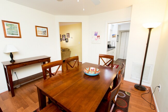 Foto del edificio - 13116 Shadyside Ln