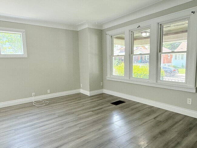 Photo du bâtiment - 1658 Marentette Ave
