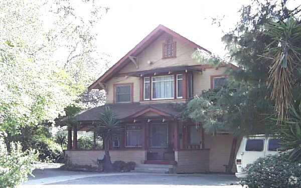 Primary Photo - 1434 E California Ave