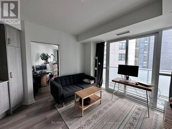 Photo du bâtiment - 77 Mutual St