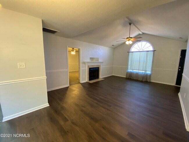Building Photo - 284 Brookstone Way