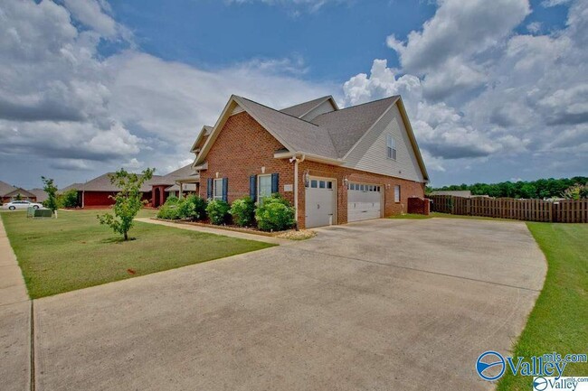 Building Photo - 705 Tide Creek Dr SW