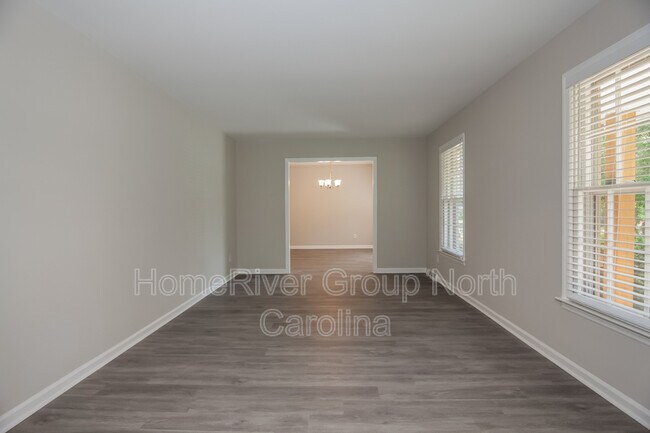 Foto del edificio - 3609 Sugar Spring Rd