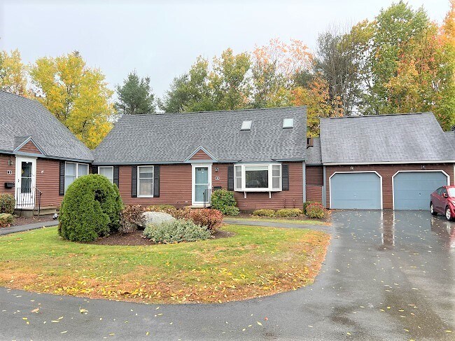 Primary Photo - 4 Cortland Cir