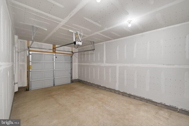 Building Photo - 103 Brashear Ct