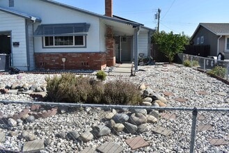 Building Photo - 2042 Eagle Way
