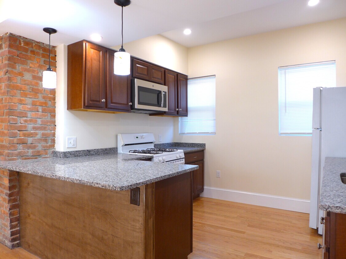 Foto principal - 32 Montfern Ave