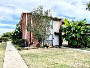 Building Photo - 5533 Riverstone Dr