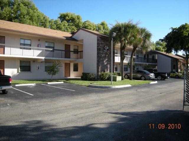 Primary Photo - 10050 Winding Lake Rd