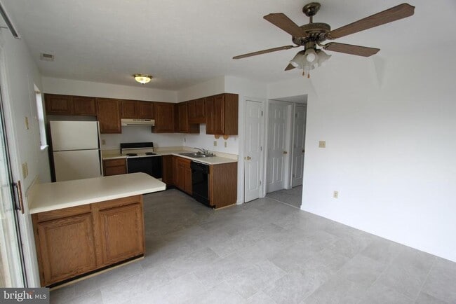 Foto del edificio - 160 Stadium Cir