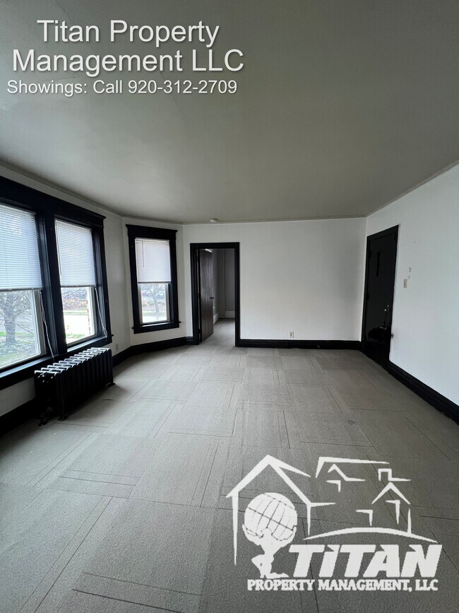Building Photo - 343 E Division St