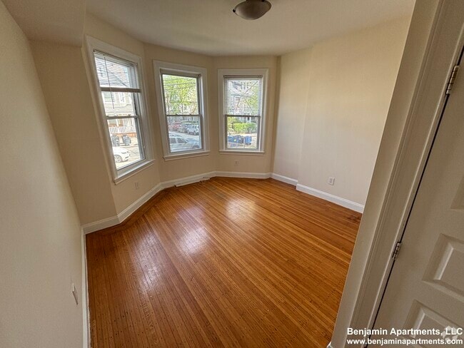 Building Photo - 41 Ashford St