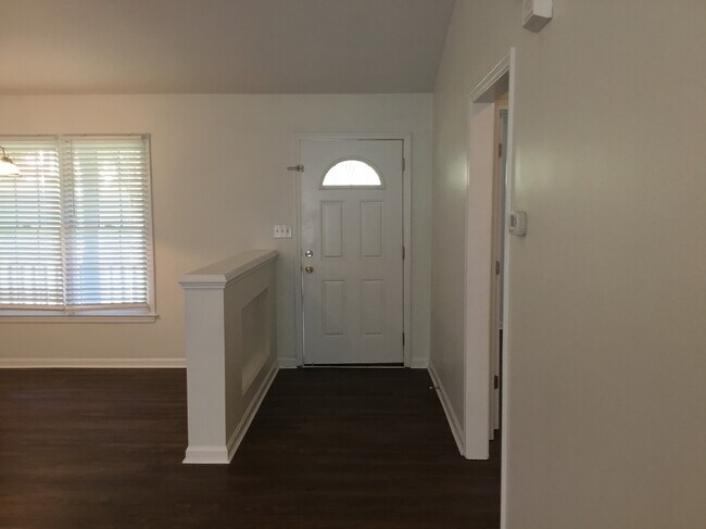 Building Photo - 5070 Edgefield Drive