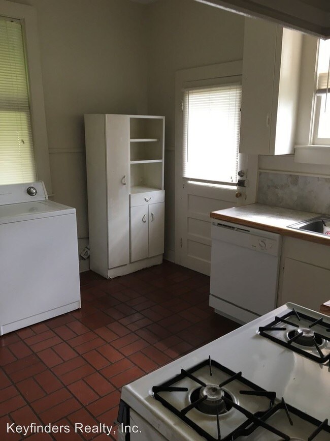 Building Photo - 3 br, 1 bath House - 1807 Belmont Ave.