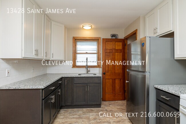 Foto del edificio - 13428 St James Ave