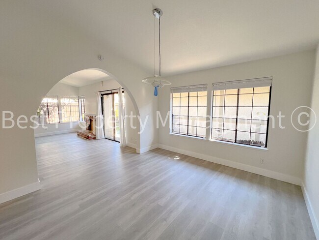 Foto del edificio - Gorgeous Condo in Fremont with great addit...