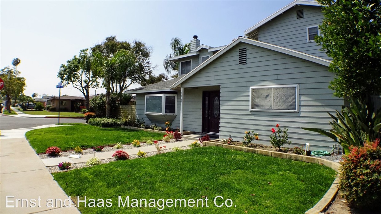 Building Photo - 5 br, 3 bath House - 7103 El Paseo