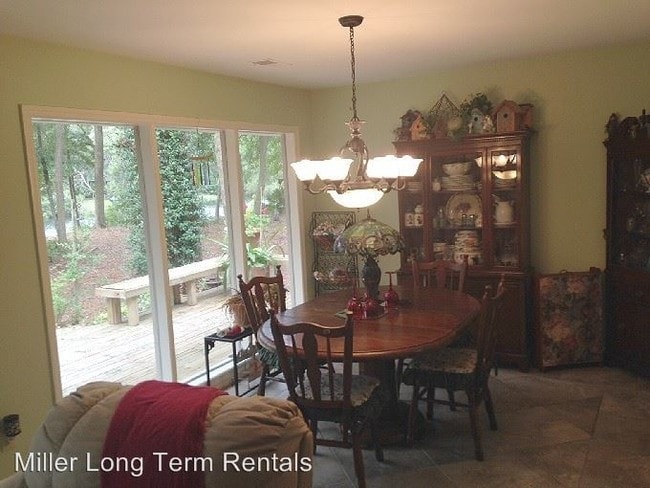 Building Photo - 3 br, 2.5 bath House - 51 Off Shore