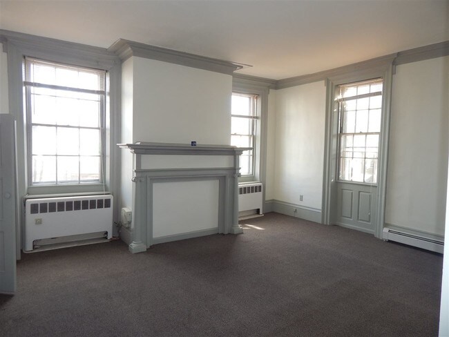 Building Photo - 599 Middle Street