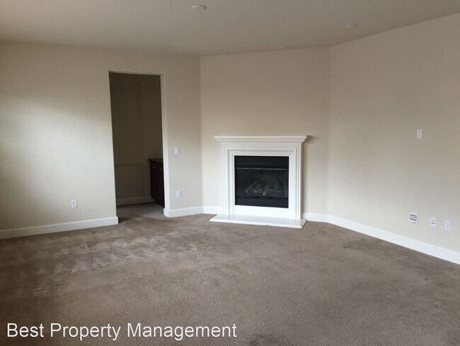 Foto del edificio - 5 br, 4.5 bath House - 717 W. Bonaventure Ave