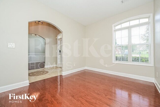 Foto del edificio - 489 Glouchester Dr