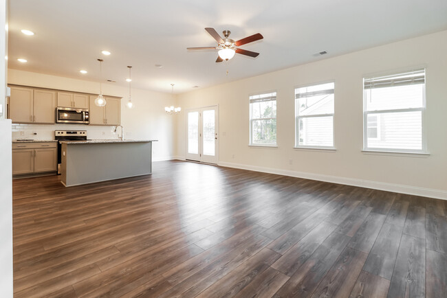 Building Photo - Beautiful 3 Bedroom in Hanahan