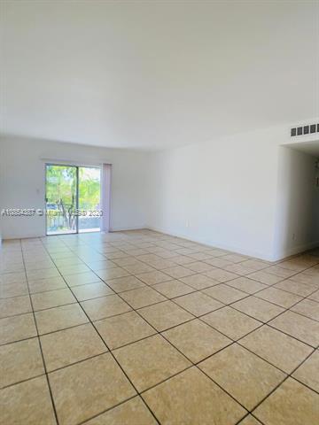 Foto del edificio - 575 NE 143rd St