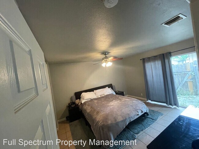 Foto del edificio - 2 br, 1 bath House - 6850 Mountain Spring