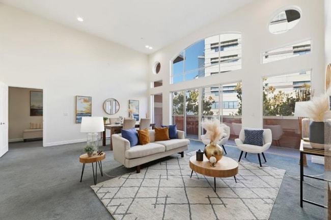 Building Photo - 130 E San Fernando St