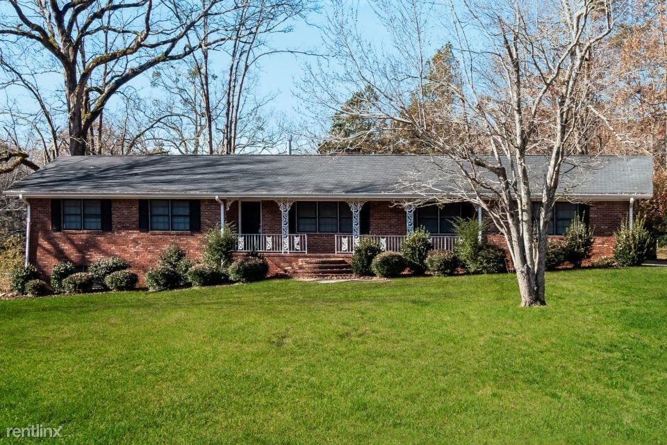 Primary Photo - 5835 Mallory Rd