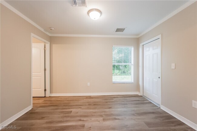 Foto del edificio - 2614 43rd St W