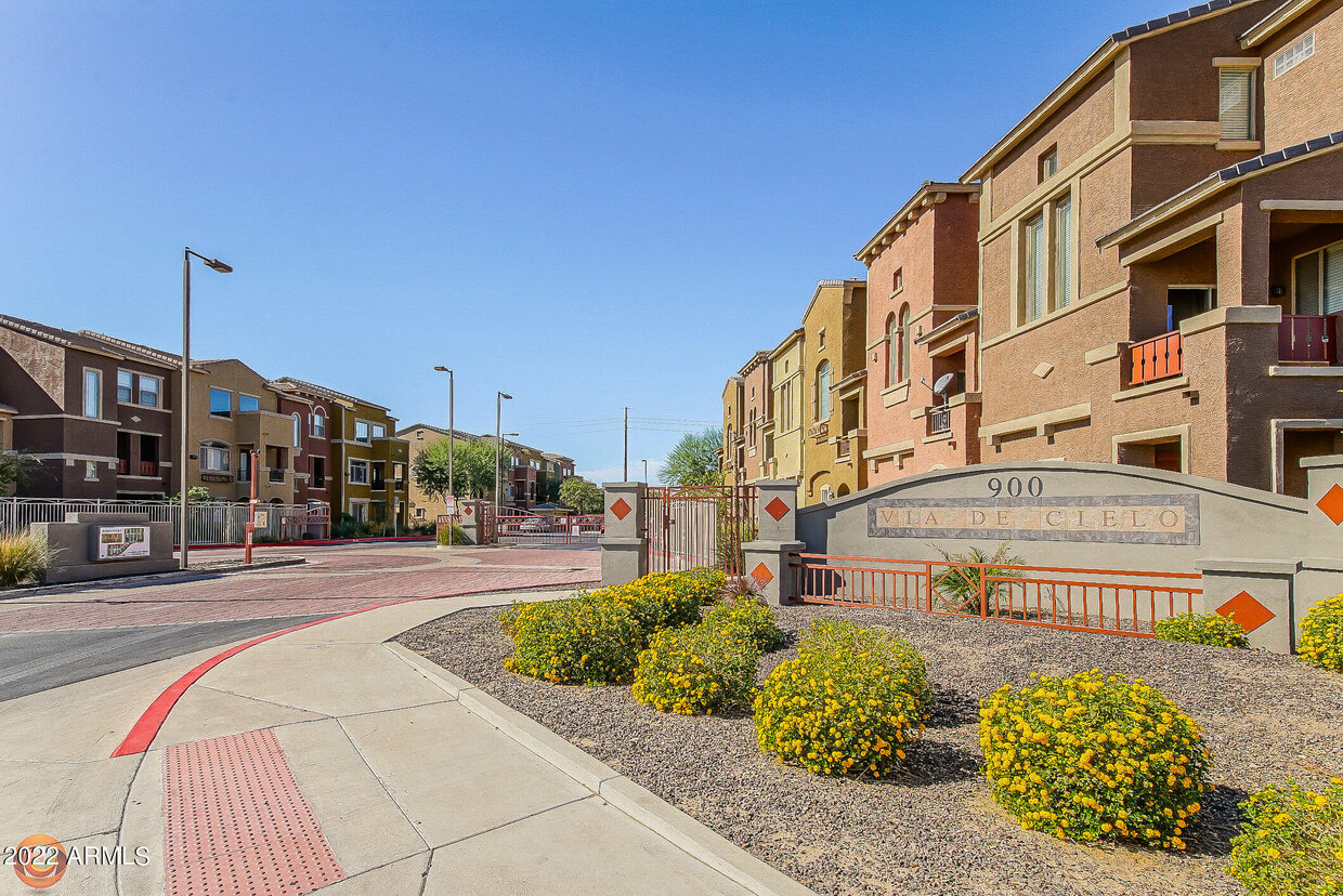 Foto principal - 900 S 94th St