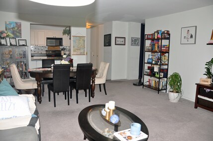 Foto del edificio - 2650 N Lakeview Ave
