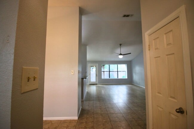 Building Photo - 9347 Laurel Grove