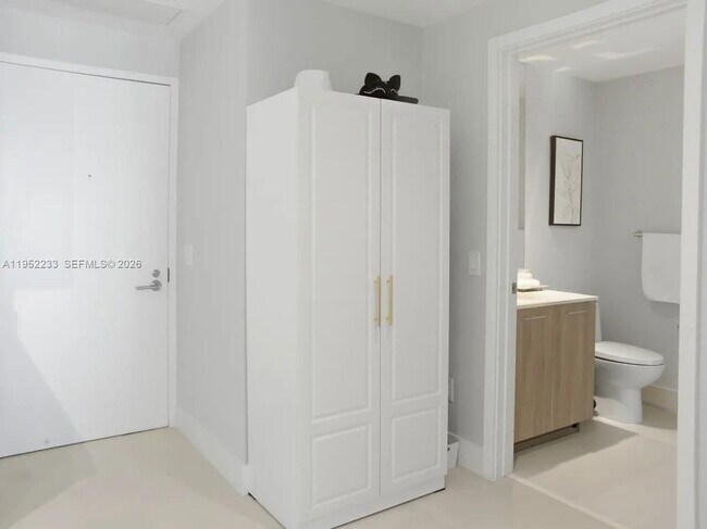 Foto del edificio - 501 NE 31st St