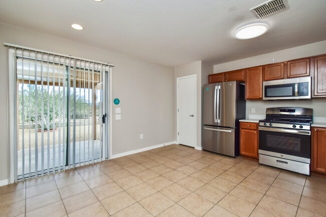 Foto del edificio - 1084 W Calle Del Libro Dorado