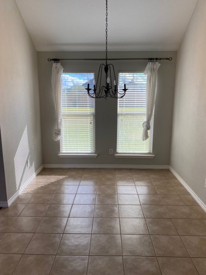 Foto del edificio - 5465 Westmeadow Ln